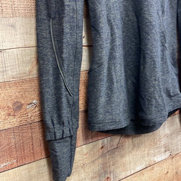 Lululemon Extra Mile Long Sleeve Shirt Cuffins Heathered Utilitarian Size 2 - Picture 3 of 5